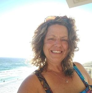 Meet your Posher, Leigh